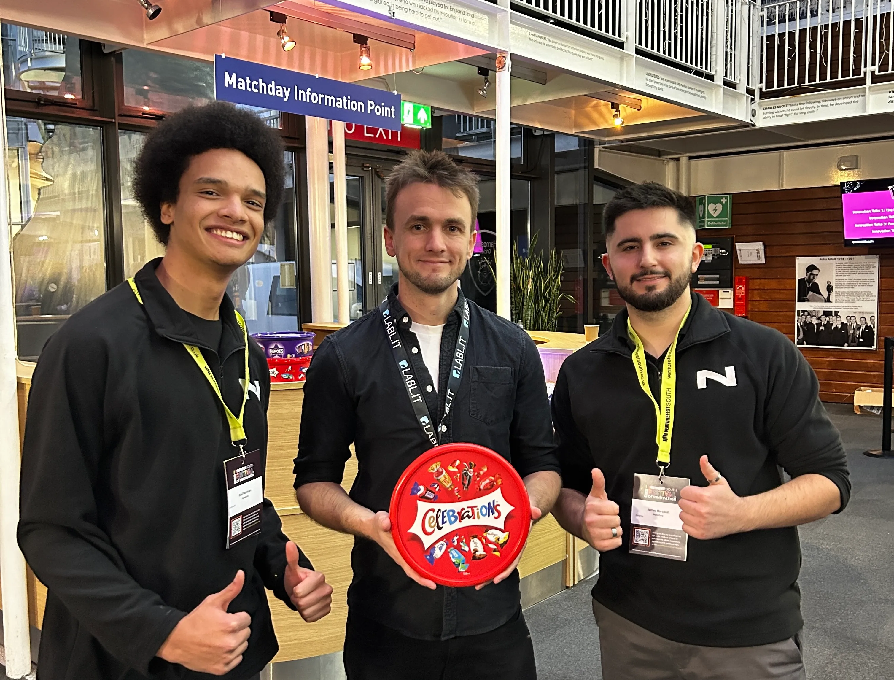 Labl.it’s Sean Larsen and Novatura’s Niall Morrison and James Harcourt at Venturefest South 2023, where Labl.it were awarded 2nd place in the Novatura “Web Awards 2023”.